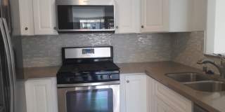 Vibrant 2 bedroom/2 bath condo in a great community with quick access to main commuter arteries Gallery 4