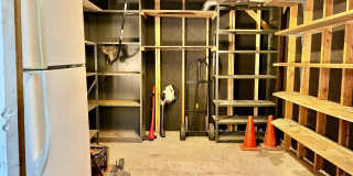 404 N Jackson Street Gallery 17
