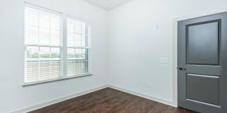 1810 Belcourt Gallery 36