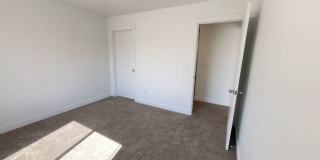 Modern 4 Bedroom Townhome in Cedar City. Pet Friendly! Gallery 10