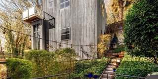 Architectural Seattle Masterpiece with Panoramic Water Views Gallery 37