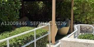 5875 Collins Ave Gallery 24