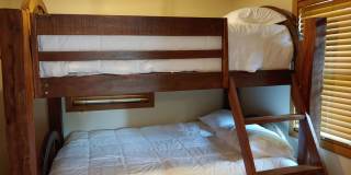 Fully Furnished Executive Sander's Beach Rental Gallery 9