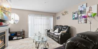 Beautiful 3 bedroom townhome Gallery 13