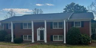4 Bed, 3 Bath Well-Located Brick Home in Lake Hickory Country Club For Rent! Gallery 1