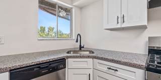 4 bed 1 bath - all updated, central air, laundry Gallery 22