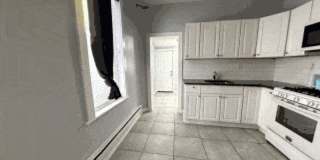 Updated 3 Bedroom 1.5 Bath Townhome w/ Paved Yard + Washer & Dryer Gallery 32