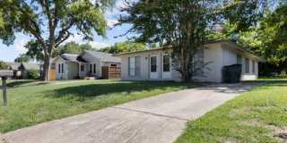 Spacious Duplex for Rent in Sherman, TX Lawncare Included! Gallery 1