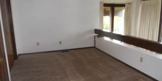 Spacious 2 bedroom 1 bath 1192 sq ft. Gallery 6