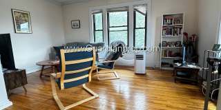 3rd Floor Corner Unit, SE Sun, Lakes Uptown Apartment, Blocks from Both Lakes, Hardwood Floors, One Month Free Gallery 1