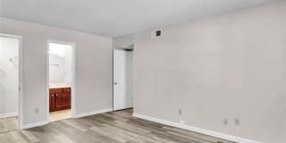 6900 Roswell Road Gallery 4