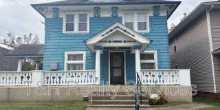 1104 North Oakland Avenue Gallery 1