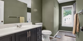 Spacious 4BR Condo in Newport News Spacious 4BR Condo in Newport News Gallery 28