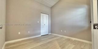 2811 N Oakland Forest Dr Gallery 23