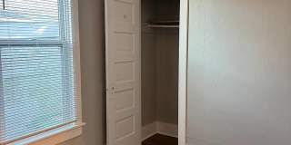 SPECIAL-HALF OFF FIRST FULL MONTHS RENT-Charming 2 Bedroom Home Near Dundee! Gallery 7