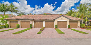 **2 + Den Condo - 1 Car garage - Fully Furnished - Short Term Lease (5.11 - 11.30) ** Gallery 1