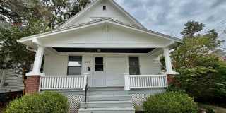 Charming 3 Bedroom House with Front Porch! Gallery 1