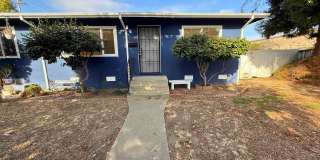 Updated 2BR/1BA Duplex Unit in Burlingame – Private Backyard & Detached Garage Gallery 1