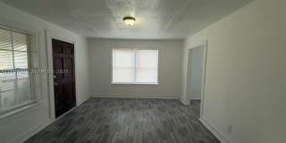2748 Broadway Gallery 31