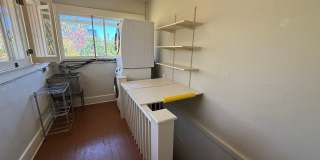 Fabulous Bankers Hill location 3 Bedroom Top-floor duplex unit Gallery 32