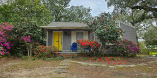 2 bedroom 1 bath house w/ bonus room off Gulf Beach Hwy! Gallery 1