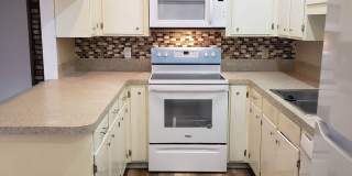 Remodeled 2 bedroom/1&1/2 bathroom in Eastwood on the Bayou Gallery 1