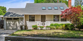 Modern Remodeled Menlo Park Home with Designer Kitchen and Private Yard Gallery 1