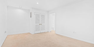 146 WASHINGTON Street Gallery 10