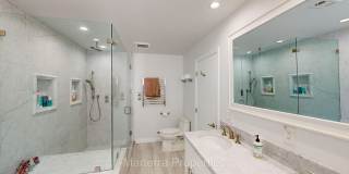 Beautiful Home with Pool! Gallery 31