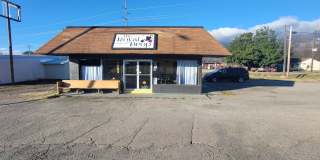 2105 N Broadway St Gallery 1