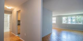 887 Farmington Avenue Gallery 11