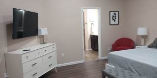 Room in 3 Bedroom Home at Arabian King Gallery 19