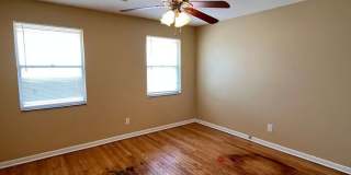 3617 1/2 North Drexel Boulevard Gallery 16