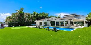 207 Holiday Dr Gallery 14