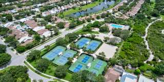 Luxurious 3 Bedroom Oasis with Pool and Beach Access AVAILABLE NOW! Gallery 33