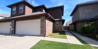 Modern 3-Bedroom Duplex in Edmond Gallery 1
