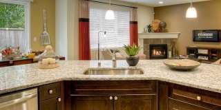 Beautiful 6BD/3BA home nestled in desirable Rainer Ridge neighborhood Gallery 1