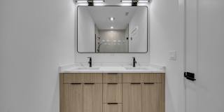 4629 S Michigan Avenue Gallery 7