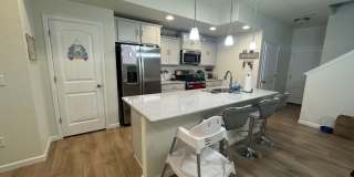 Stylish 3-Bedroom Townhome with Mountain Views & 2-Car Garage Gallery 6