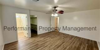 Stunning 5 Bed/2 Bath NW Bakersfield Home Gallery 11