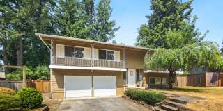 Spacious 6BR/4BA Home Near Totem Lake Spacious 6BR/4BA Home Near Totem Lake Gallery 1