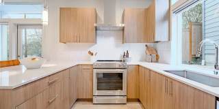 Seward Park Modern 2-Bedroom Home Gallery 11