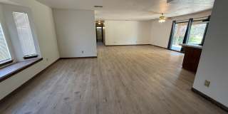 Golf Course- On The Mesa 3 Bedrooms, 2 Bathrooms, New Paint, Gallery 44
