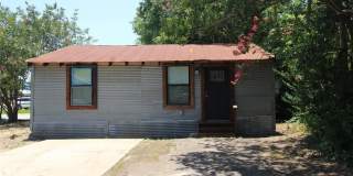 213 N Waldrip Street Gallery 1