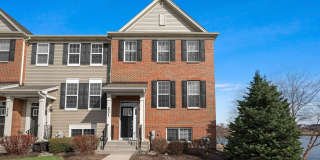 Oswego Townhome with Pond Views Gallery 1