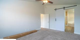 Beautiful 4 Bedroom Home Gallery 48