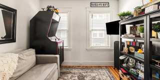 11 Hillview Avenue Gallery 18