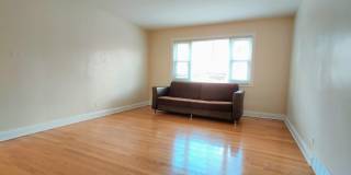2435 W Balmoral Avenue Gallery 11