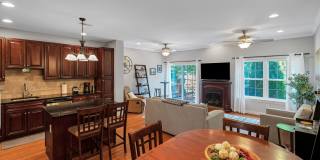Beautiful 3 Bedroom Bridgeport Townhome! Gallery 10