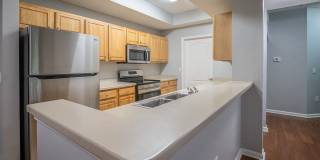 Available for Immediate Move in!  Gorgeous 2 Bedroom Condo with Garage on the 1st Floor! Gallery 10